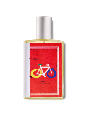 Frasco de perfume How to Say Bicycle in French de Imaginary Authors en Papaduk Ibiza, con etiqueta roja y bicicleta ilustrada
