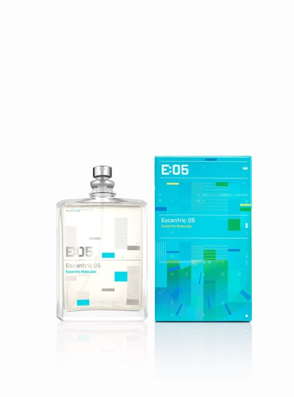 Escentric 05 de Escentric Molecules con caja azul y frasco de 100 ml, perfume disponible en Papaduk Ibiza.