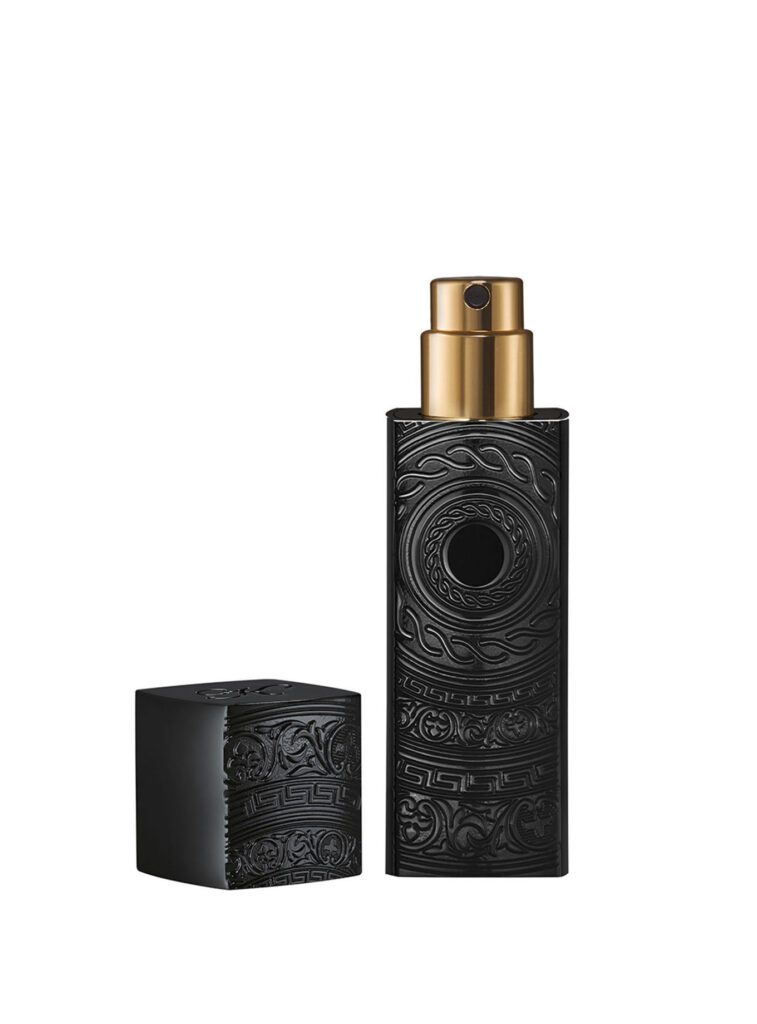 Spray de viaje negro de Kilian, accesorio de lujo para amantes de la perfumería que desean un toque sofisticado en su bolso
