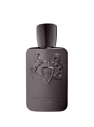 Frasco oscuro de Herod de Parfums de Marly fotografiado en primer plano, Papaduk Ibiza.