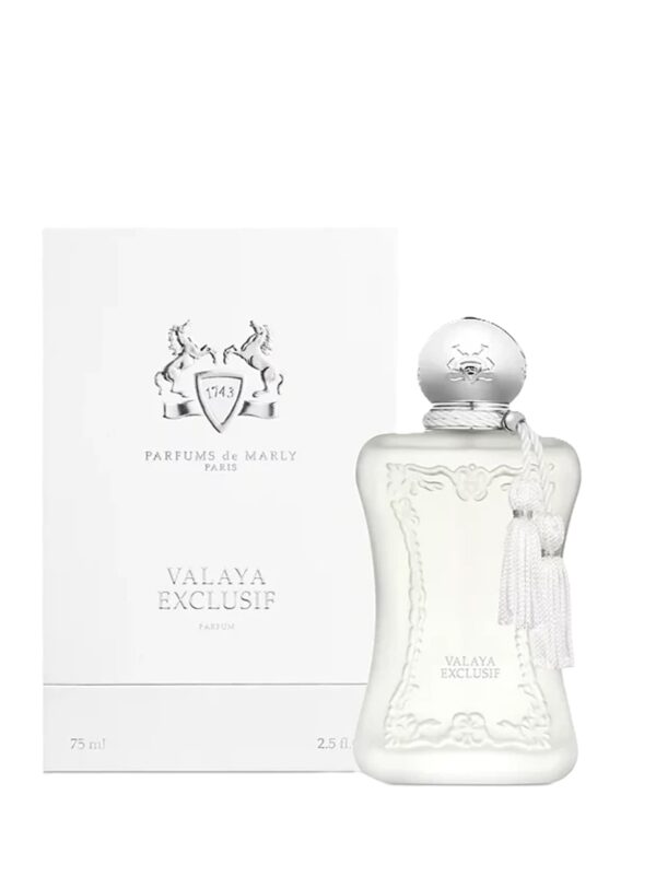 Imagen de Valaya Exclusif de Parfums de Marly con su estuche blanco, vista lateral.