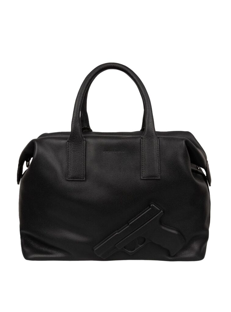 Bolso de viaje Vlieger & Vandam negro estilo weekender con pistola en relieve, vista frontal.