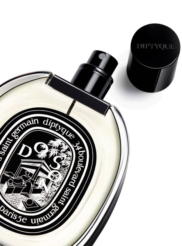 Diptyque Do Son Perfume 200 ml abierto – detalle del vaporizador negro con logotipo grabado y líquido transparente.