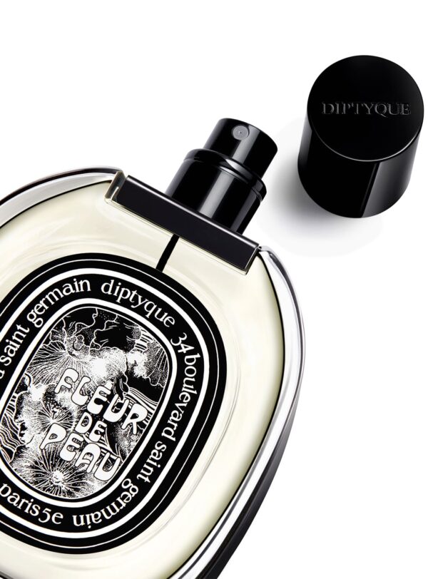Diptyque Fleur de Peau Perfume 200 ml abierto – botella con tapón negro y vaporizador, aroma suave y sensual.