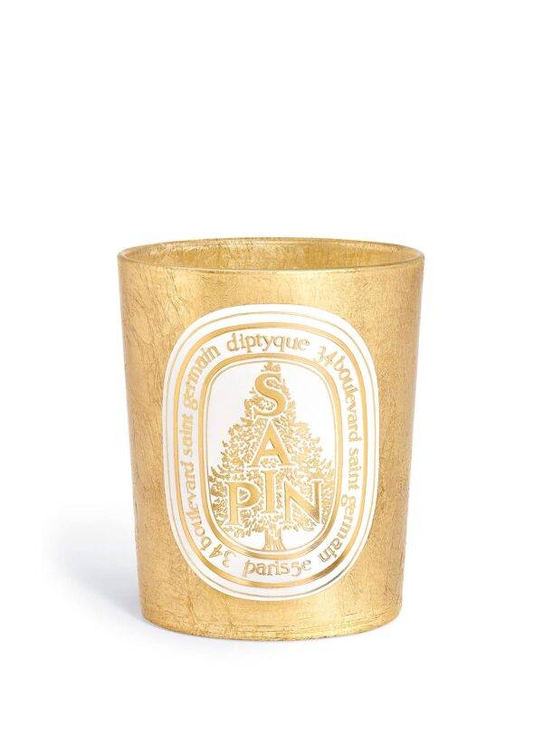 Diptyque Sapin Vela Perfumada 190g – frasco dorado de gran tamaño con acabado brillante, perfume de pino helado.