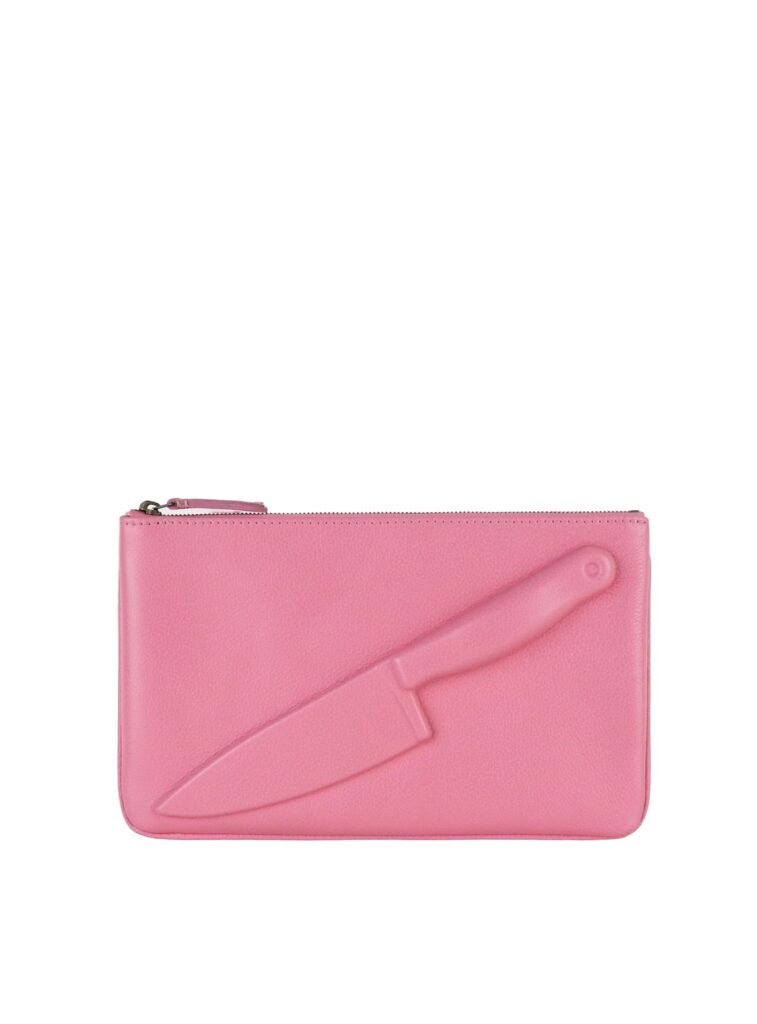 Pouch rosa Cherry Blossom de piel Vlieger & Vandam con relieve en forma de cuchillo en la parte frontal.