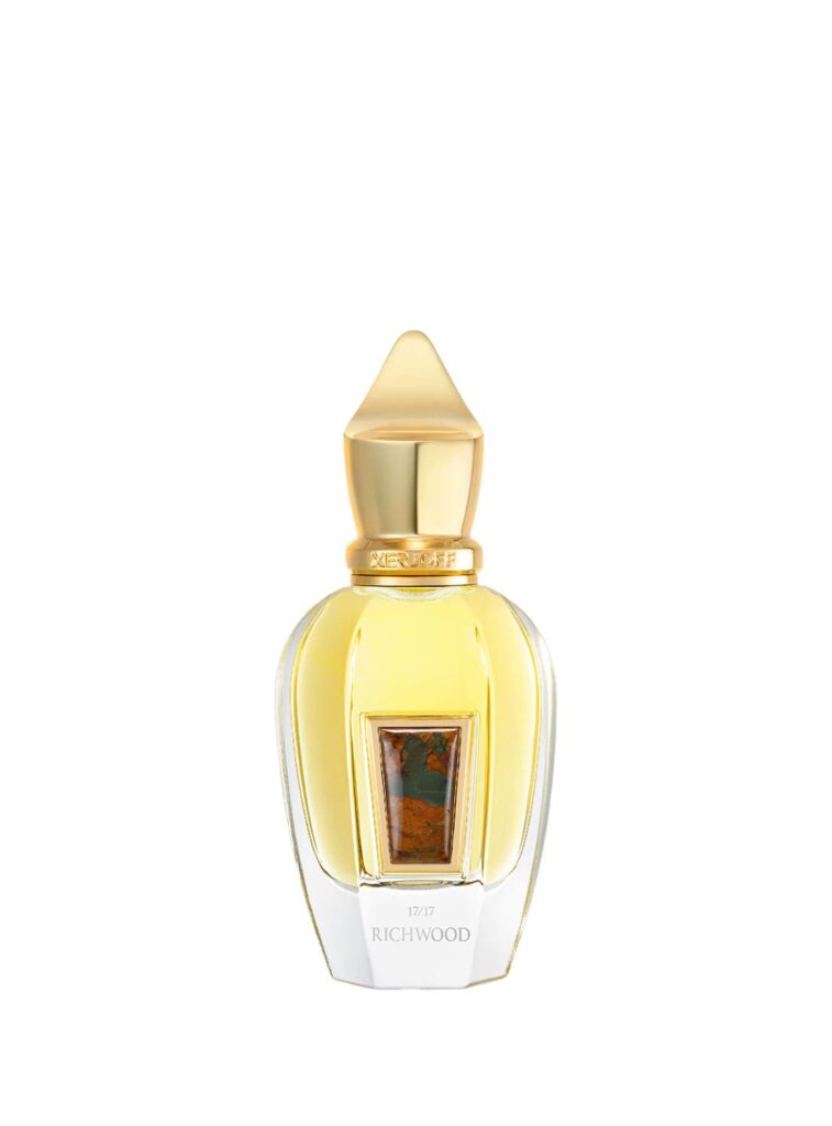 Xerjoff Richwood 50 ml, perfume amaderado de lujo con frasco elegante y detalle de piedra natural.